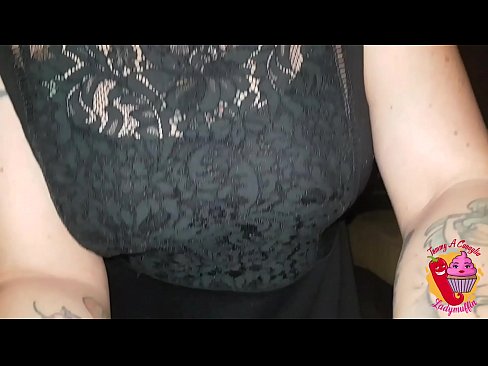 ❤️ Slutty ګامه خور هغه ته یو blowjob او هسپانوي ورکوي ☑  په موږ